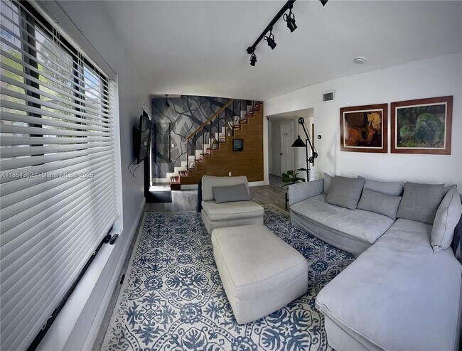 Foto del edificio - 742 NW 50th St