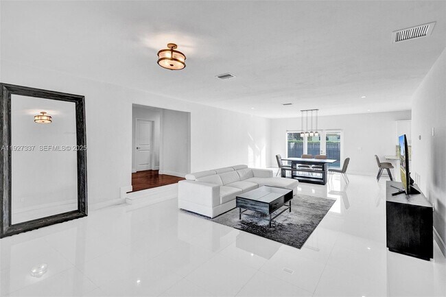 Foto del edificio - 1102 Meadow Lark Ave