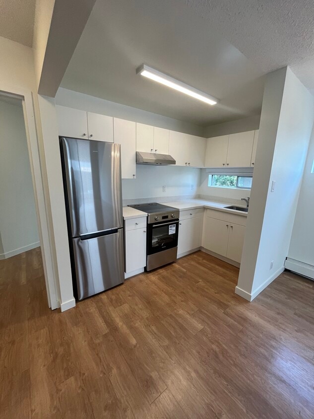 Building Photo - Pineview Place