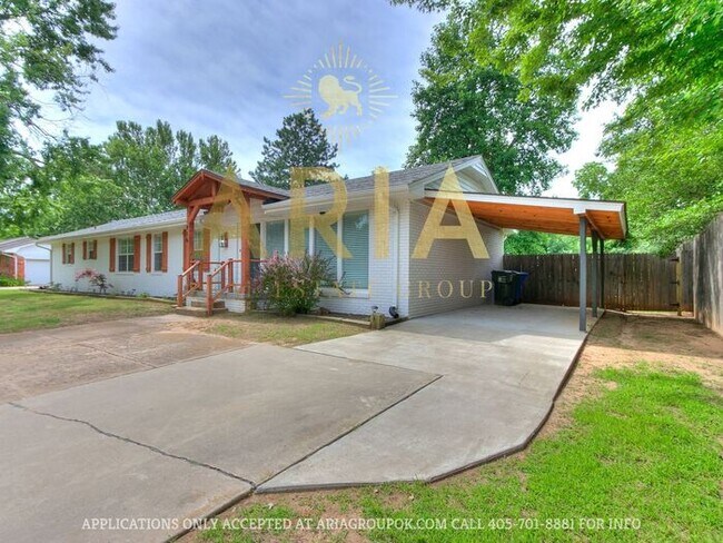 Building Photo - GORGEOUS 4 bed/2 bath Home with AMAZING ba...