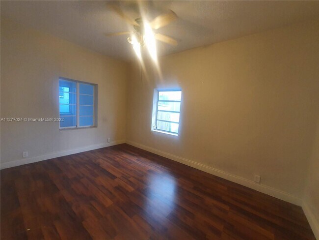 Foto del edificio - 318 SW 15th St