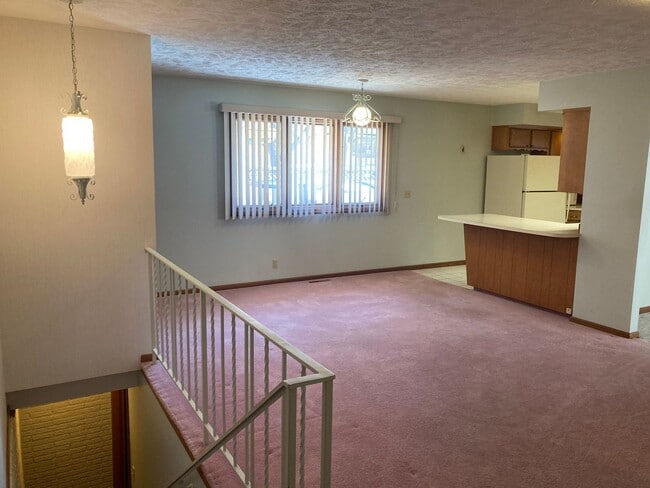 Building Photo - 4924 Cresthaven Dr
