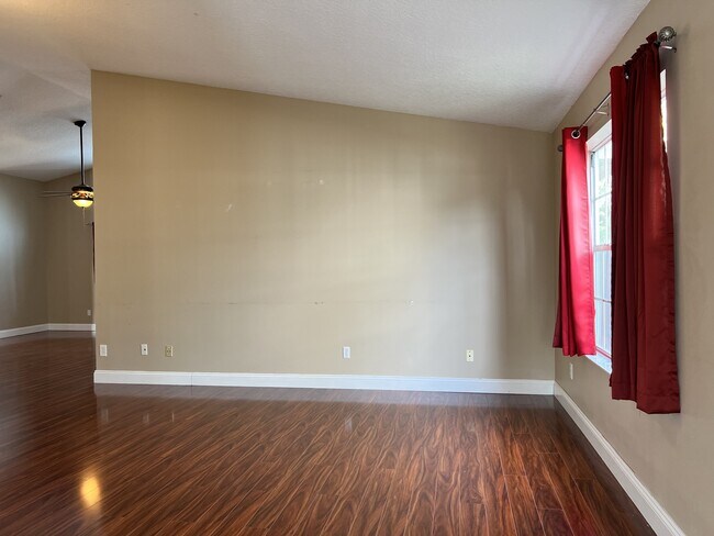Building Photo - 6547 Grosvenor Ln