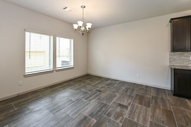 Foto del edificio - 21327 Cypress Conifer Dr
