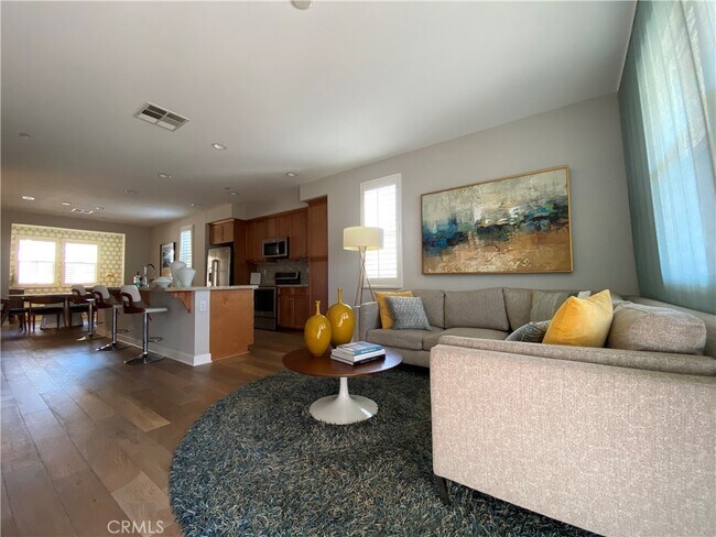 Foto del edificio - 551 W Foothill Blvd