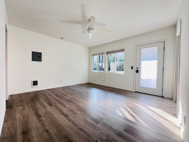 Foto del edificio - 5525 Harold Way