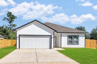 Building Photo - 1683 Rd 3556