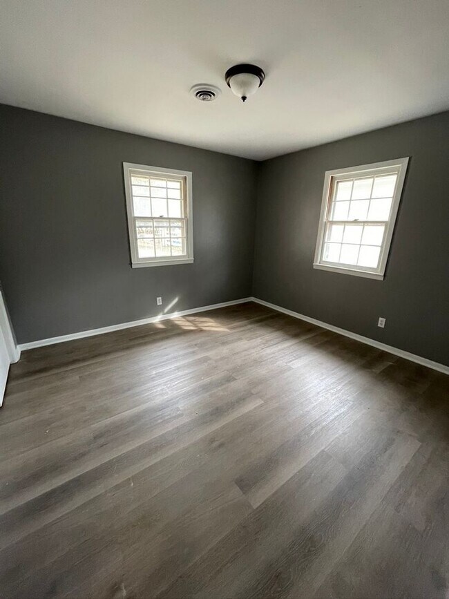 Building Photo - 901 S Taylor Duplex