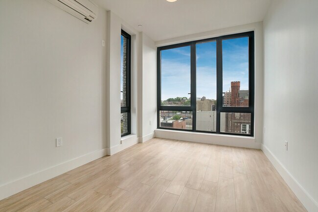 Building Photo - 11 Herkimer St