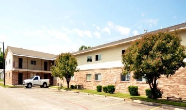 Building Photo - Circle Apartments