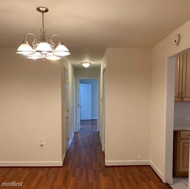 Foto del edificio - 11340 cherry hill rd