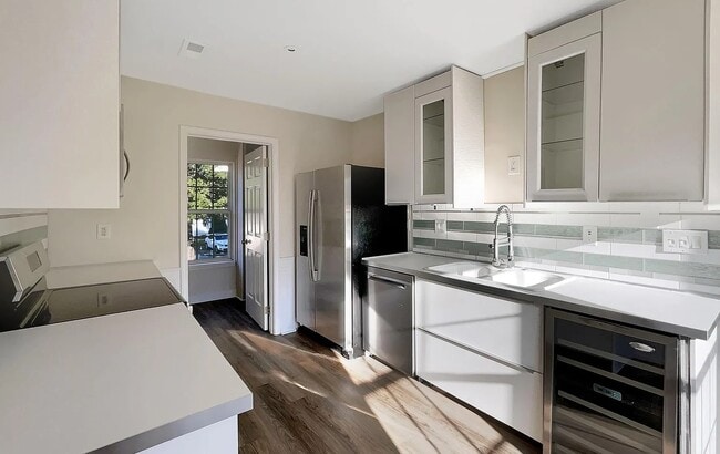 Building Photo - 1205 Eagle Ridge Dr