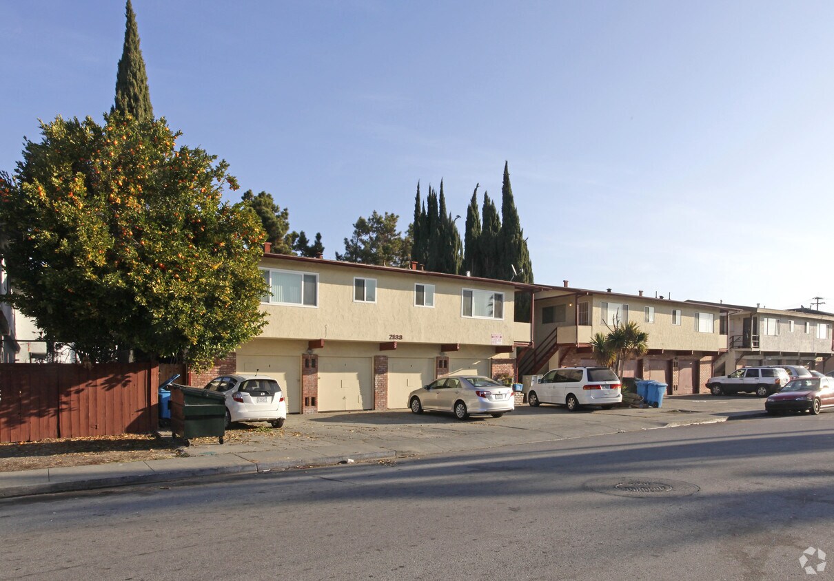 Primary Photo - 2131-2133 Main Street