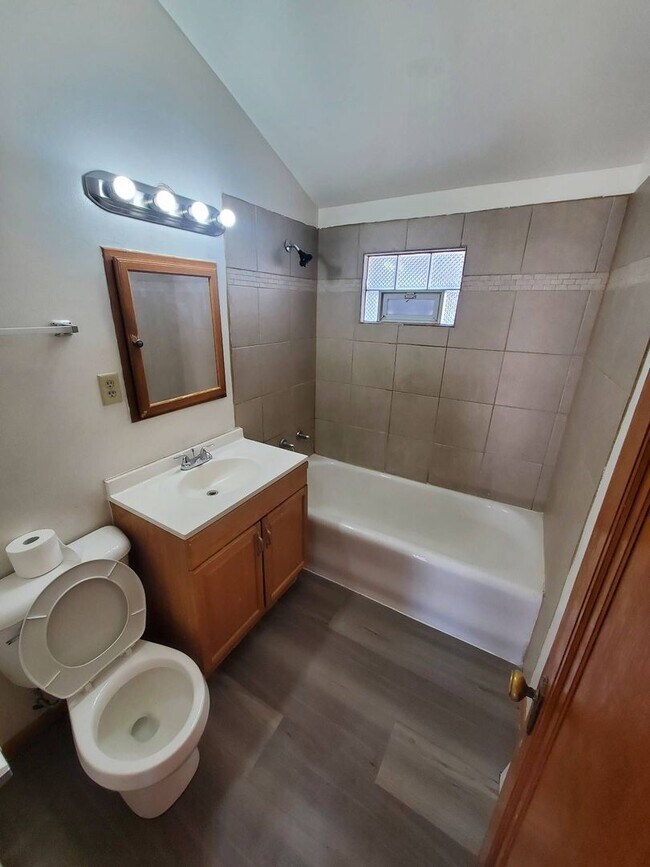 Foto del edificio - 4619 N 42nd St. (Duplex)
