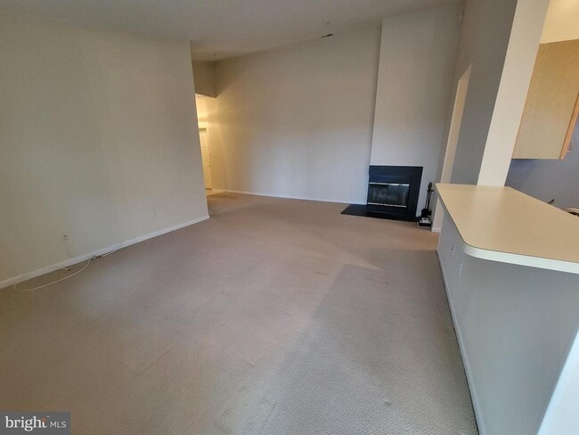 Building Photo - 697 Winding Stream Way