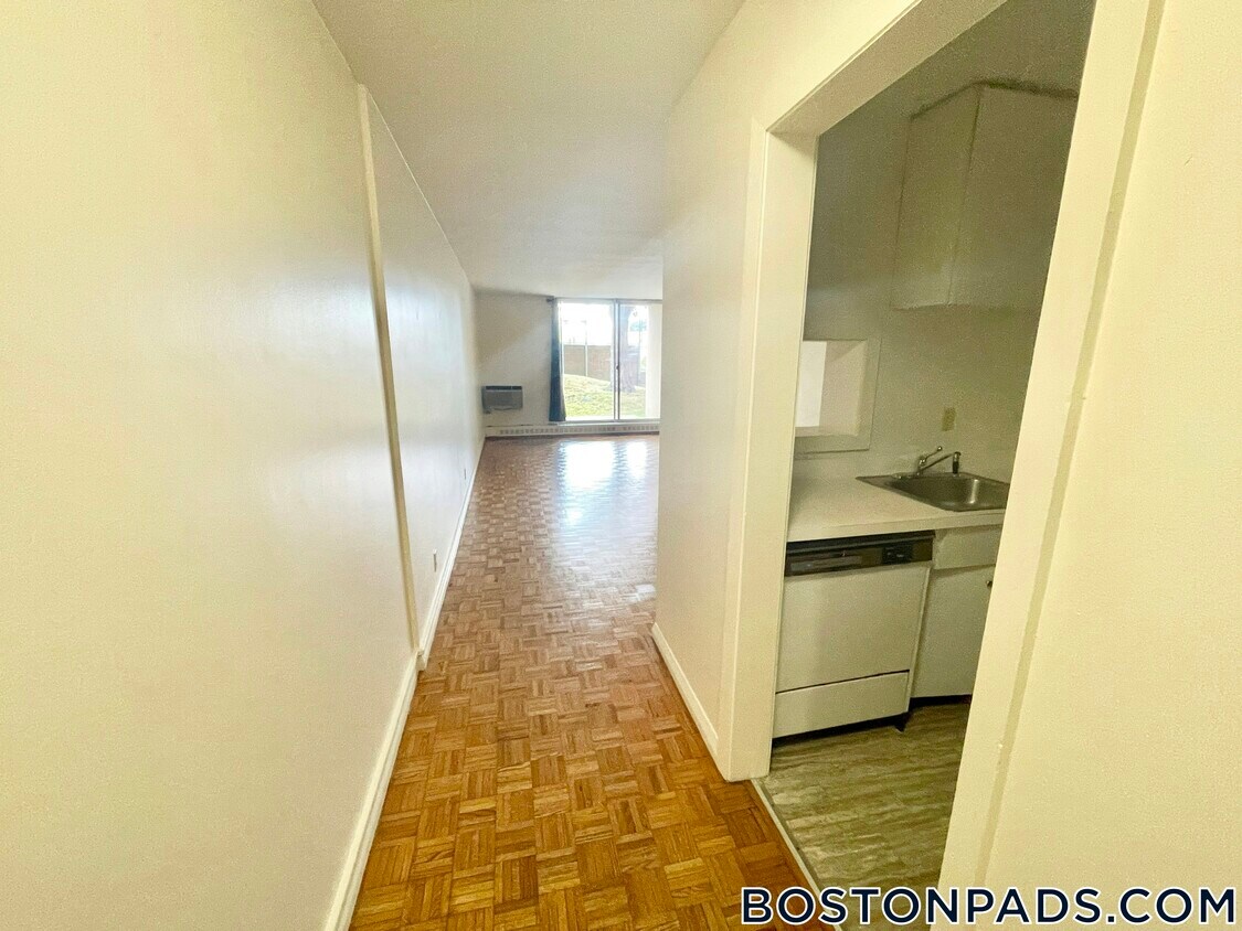 Foto principal - 1455 Commonwealth Ave