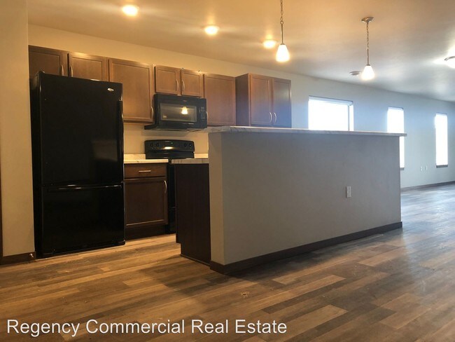 Foto del edificio - 101-114 S Hosta Ave