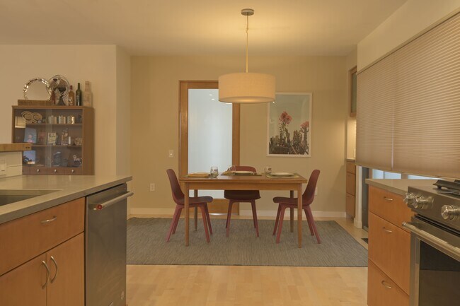 Foto del edificio - 602 Birch Dr