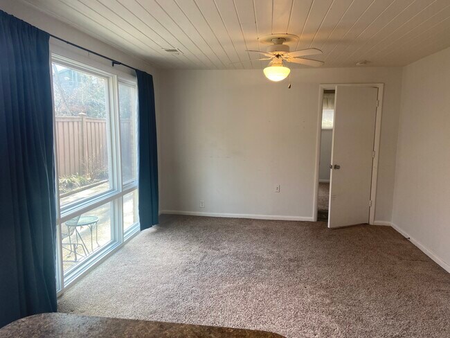 Sun filled Living area - 7621 Carteret Rd