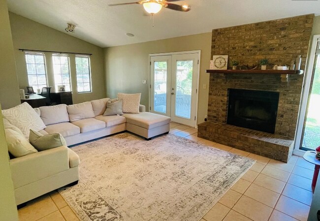 Foto del edificio - 240 SE Sandia Way