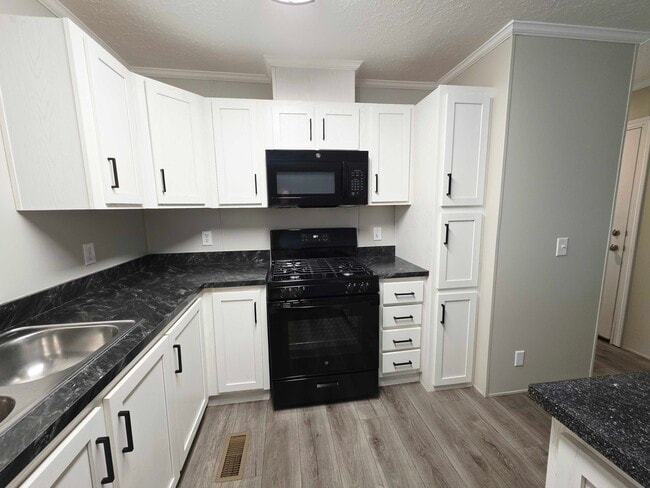 Building Photo - 3618 Juniper St