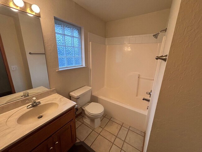 Foto del edificio - 2207 N Burdick St