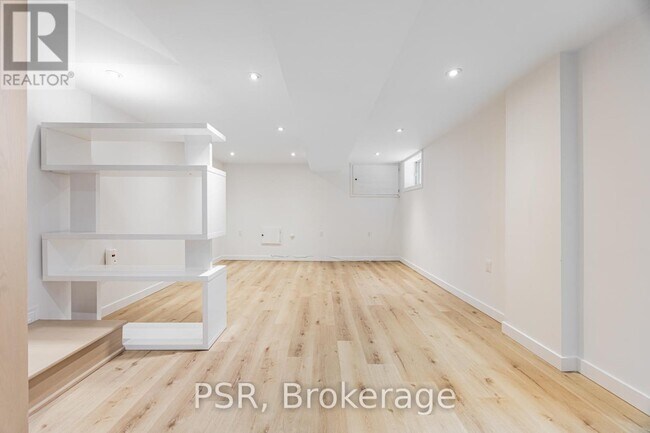 Building Photo - 371 McRoberts Ave