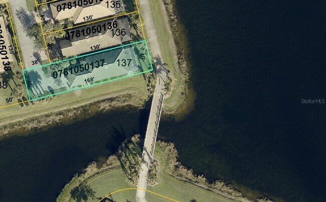 Foto del edificio - 19240 Isadora St