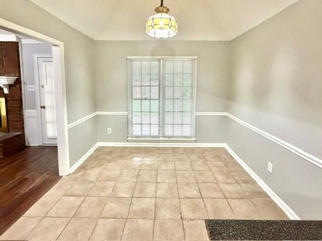 Foto del edificio - Spacious 3 Bedroom/2 Bath Home In Southeast Memphis, Available Now!