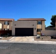 Building Photo - 585 Westridge Dr