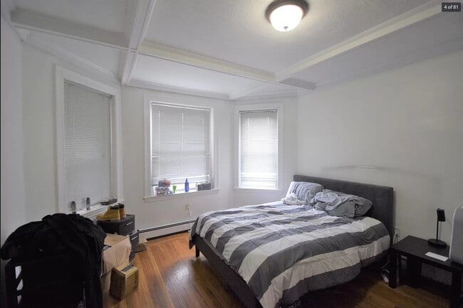 Foto del edificio - 73 Thatcher St