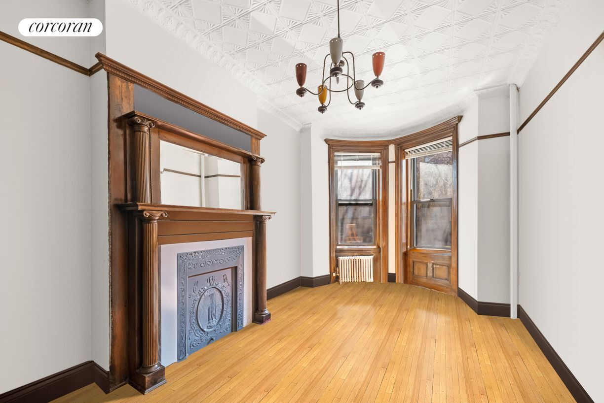 Primary Photo - 717 Carroll St