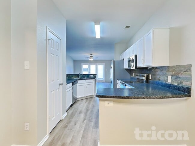 Building Photo - 116 Independence Tr