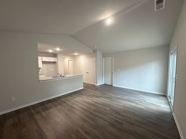 Building Photo - 4032 Park Ave