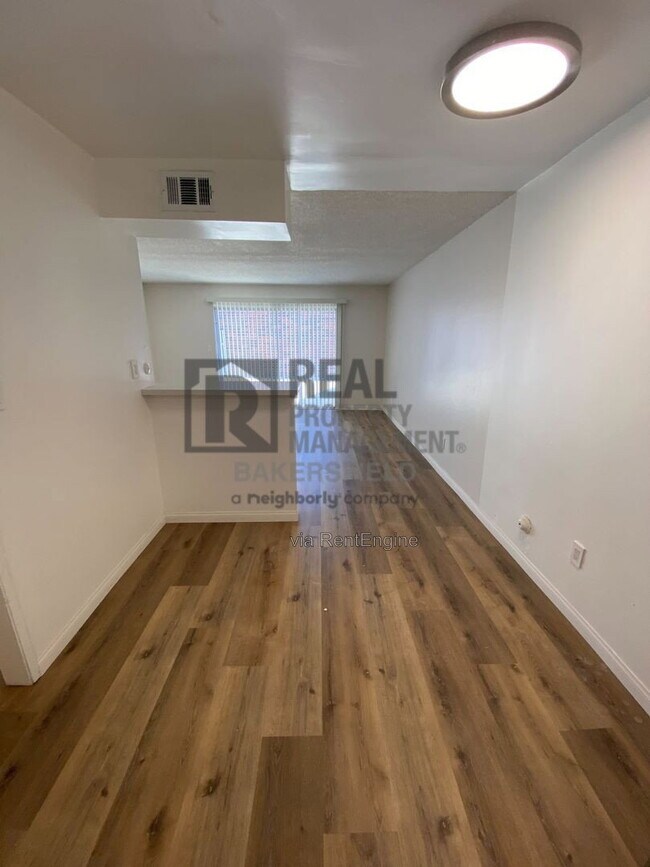 Foto del edificio - 2411 Olive St