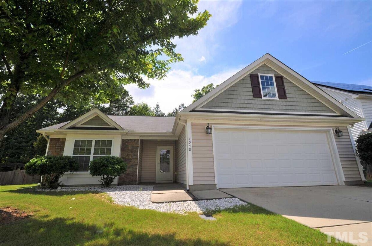 Primary Photo - 1048 Dexter Ridge Dr