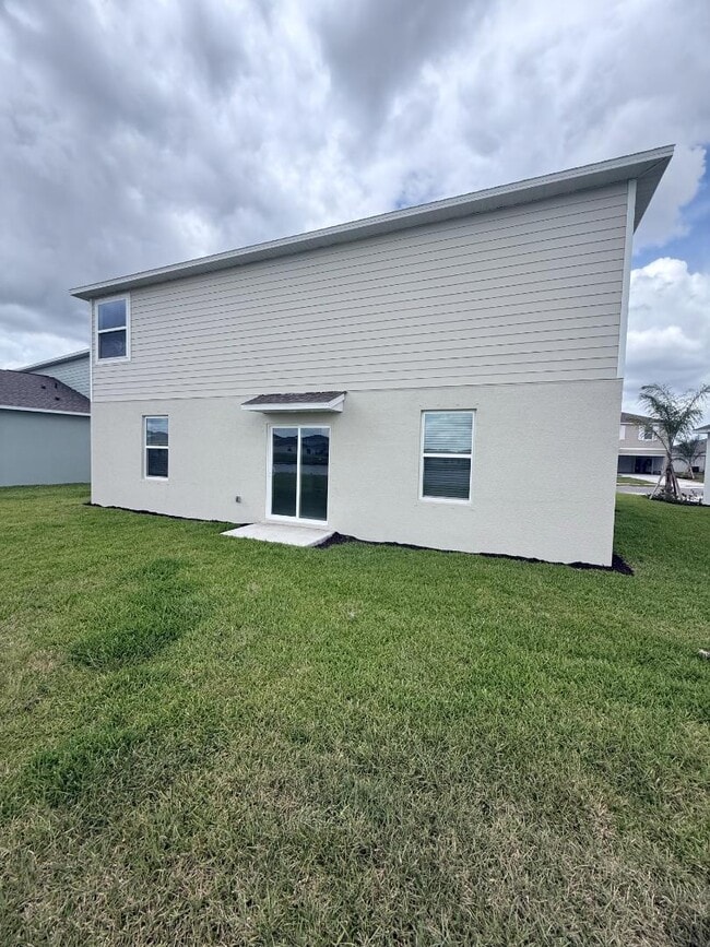 Building Photo - 11613 Savanna Lks Blvd