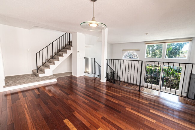 Dining room area - 312 N Francisca Ave
