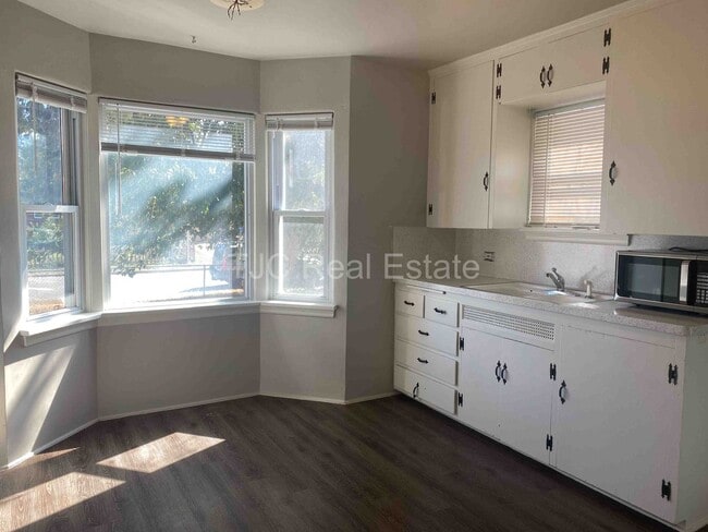 Building Photo - Central Park Home For Rent