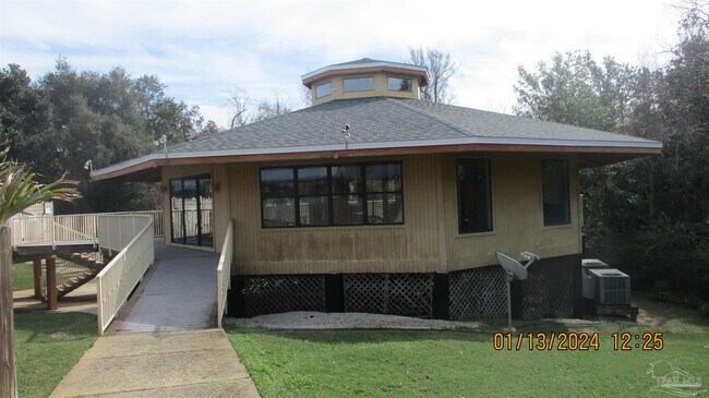 Building Photo - 201 Pensacola Beach Rd