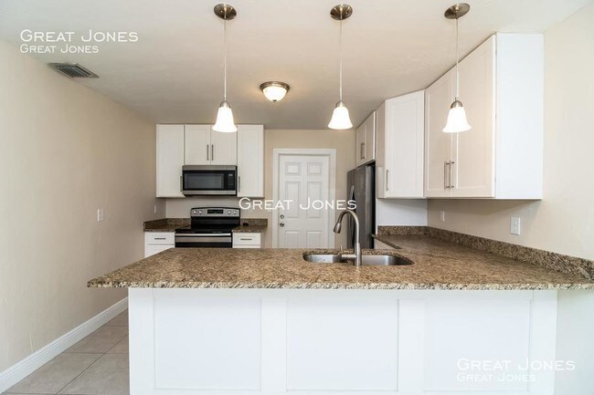 Foto del edificio - 1202 SE 26th Terrace