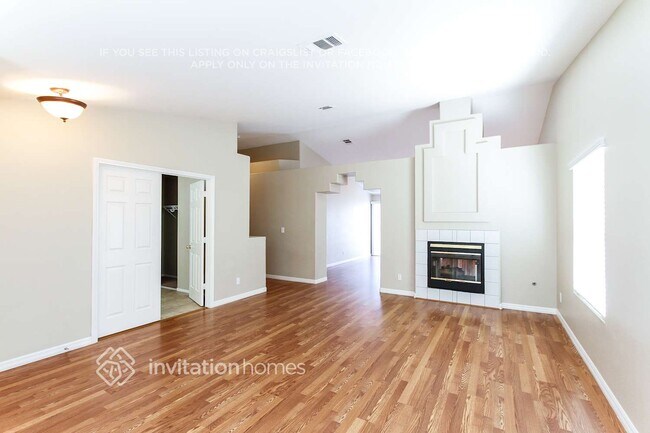 Building Photo - 512 Calypso Dr