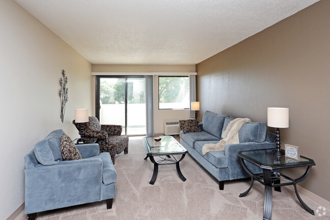 Ridge Oaks - 2300 Indian Hills Dr Sioux City, IA - Apartments for Rent ...