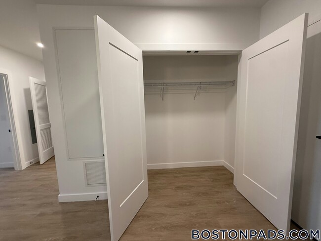 Building Photo - 199 Gardner St