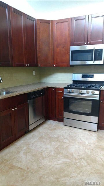 Building Photo - 120-14 Ketch Ct
