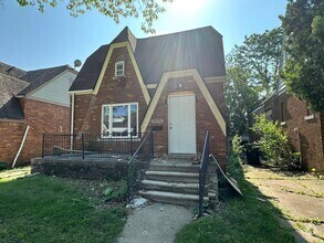 Building Photo - 15053 Ardmore St
