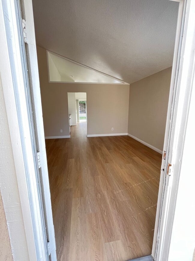 Building Photo - RECENTLY REFURBISHED  SINGLE STORY HOUSE W...