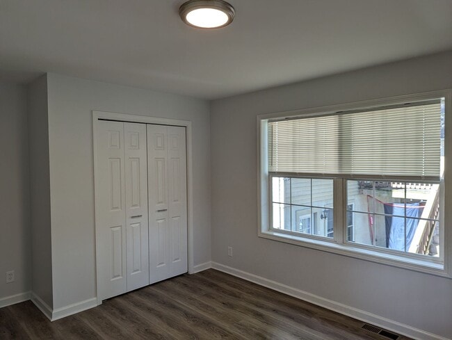 Building Photo - 613 Benjamin Ct