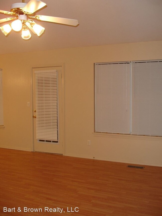 Building Photo - 3 br, 2 bath House - 150 Meadow Ridge N