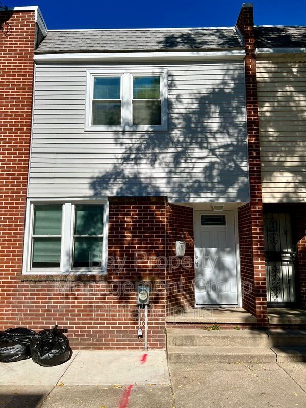 Building Photo - 1617 Page St